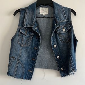Vest L